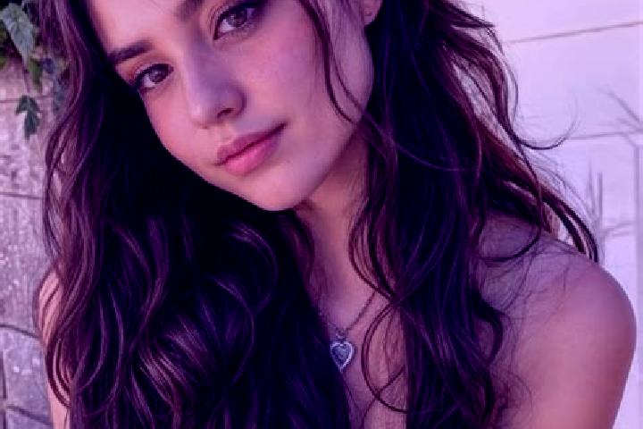 Violet, 23, a auburn grey-eyed middle eastern companion based in Jasper Park. Offering Striptease, Party Girl, Prostate Massage, GFE. Available for incall an...