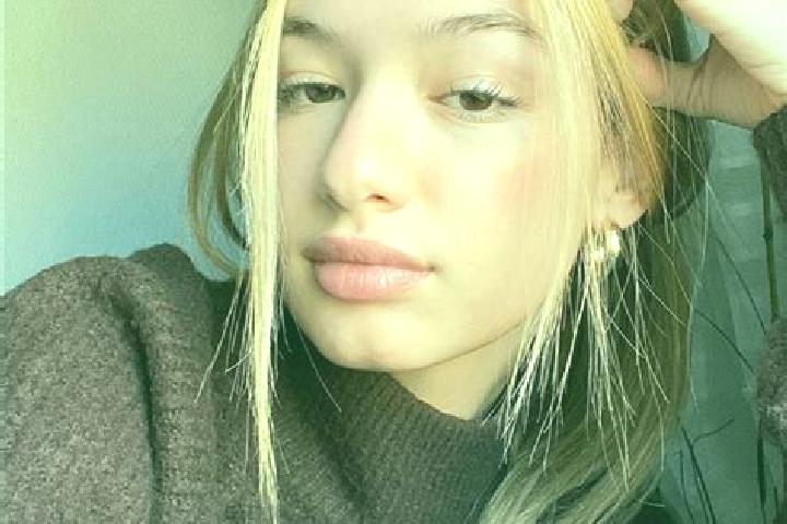Violet, 23, a blonde brown-eyed asian companion based in Bacalan. Offering Party Girl, Deep French Kissing, Overnight. Available for incall and outcall, day ...
