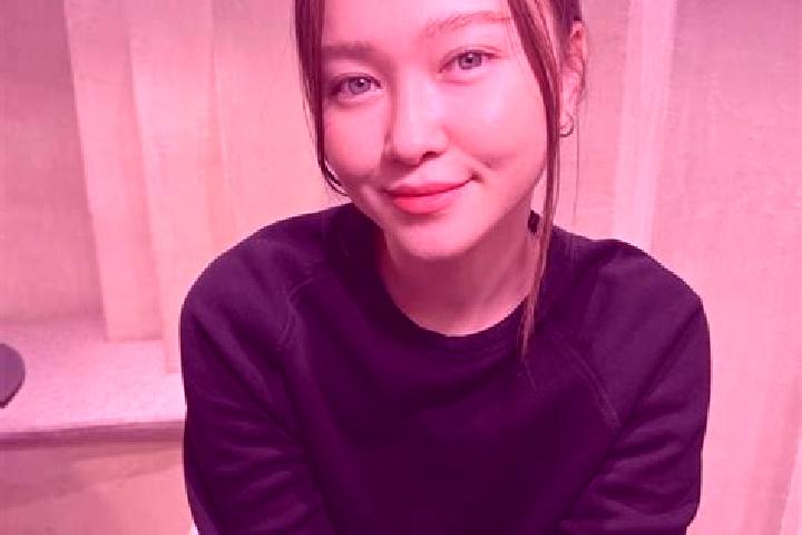 Violet, 23, a brunette blue-eyed asian companion based in Neerim South. Offering GFE, Couples, Prostate Massage, BDSM. Available for incall and outcall, day ...
