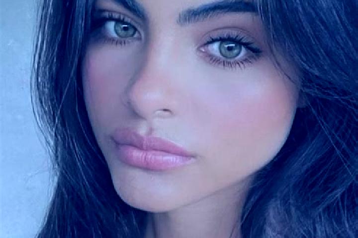 Violet, 23, a chestnut dark-eyed middle eastern companion based in Lagaro. Offering BDSM, Girlfriend Experience, Tantra. Available for incall and outcall, da...