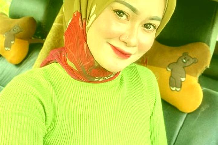 Violet, 23 — Escort in Banjar Kayangan, Indonesia