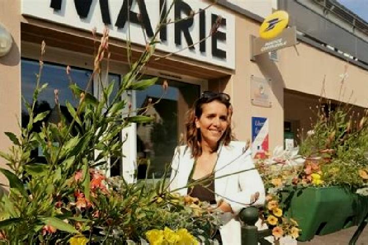 Violet, 23 — Escort in Cambes-en-Plaine, France