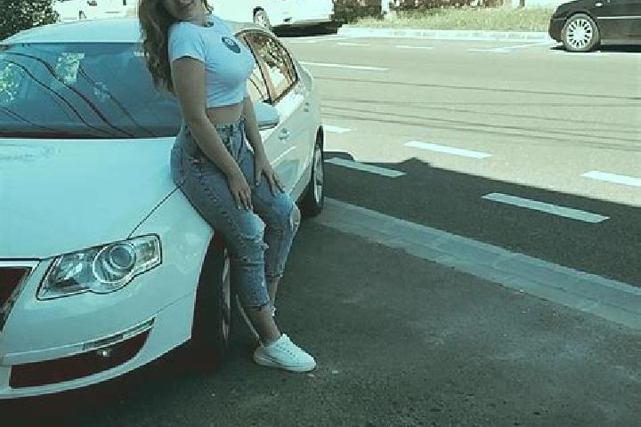 Violet, 23 — Escort in Ciucea, Romania