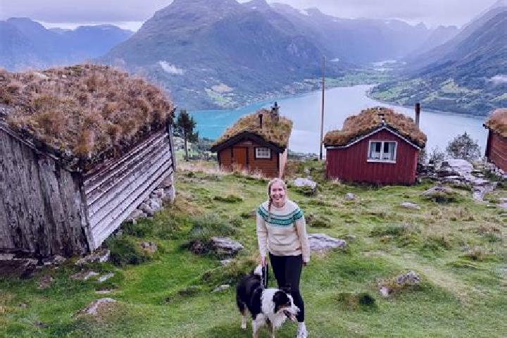 Violet, 23 — Escort in Farnes, Norway