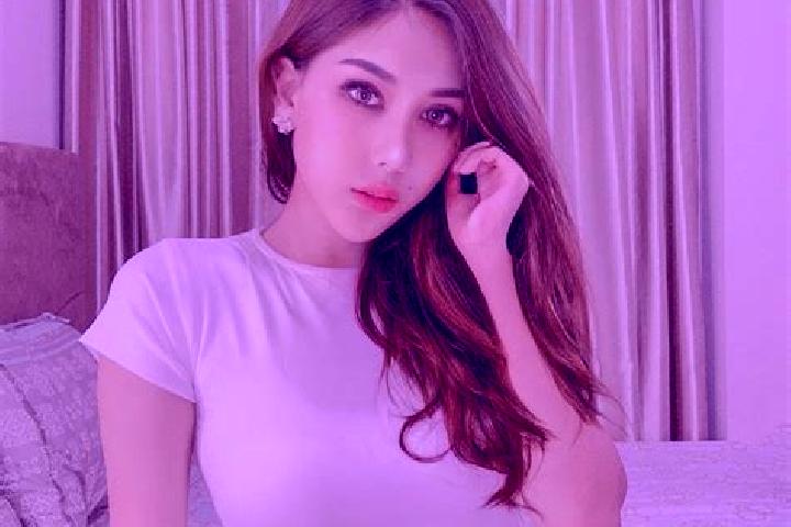 Violet, 23 — Escort in Kampung Baru Ulu Melaka, Malaysia