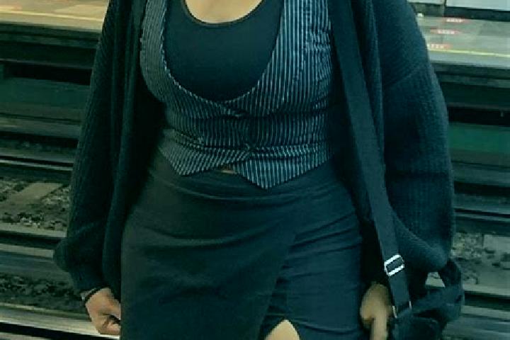 Violet, 23 — Escort in Karamazak, Turkey