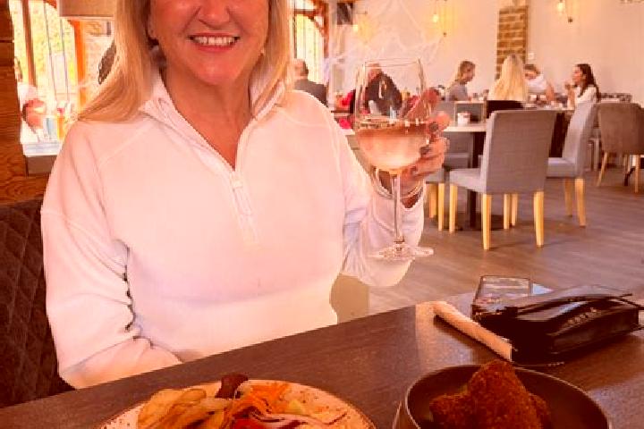 Violet, 23 — Escort in Kinoulton, United Kingdom