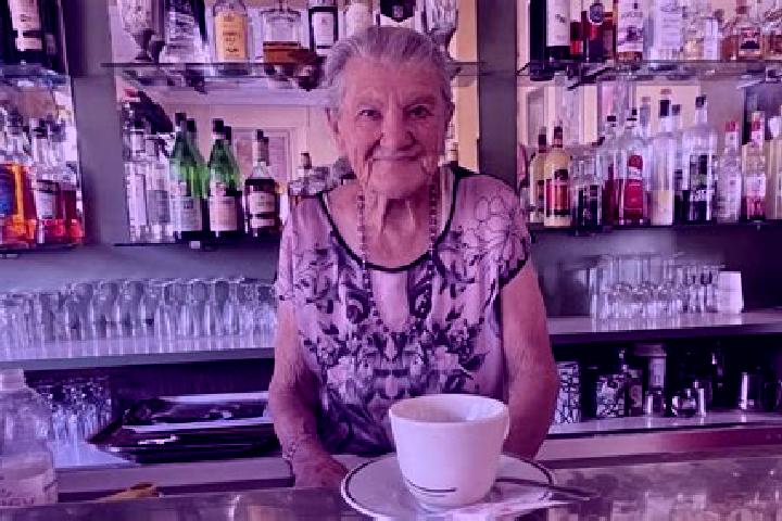 Violet, 23 — Escort in Nebbiuno, Italy