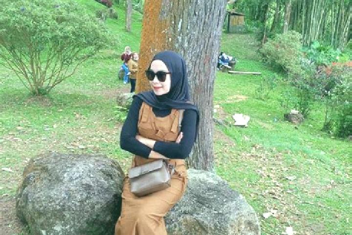 Violet, 23 — Escort in Sidomulyo, Indonesia