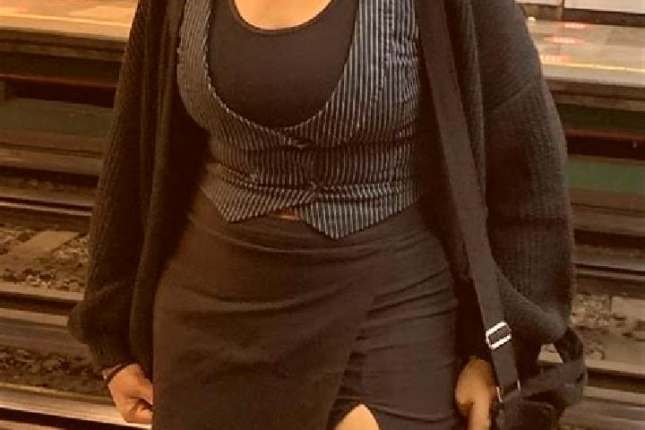 Violet, 23 — Escort in Sinanli, Turkey