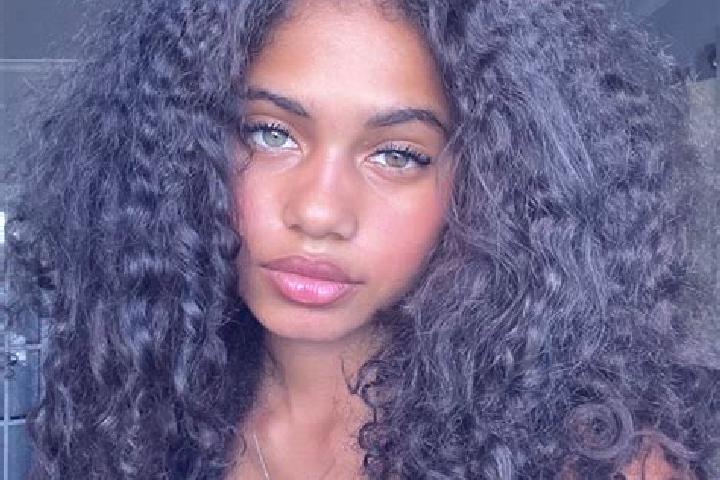Violet, 24, a black grey-eyed ebony companion based in Campo Numero Dos. Offering OWO, Couples, Erotic Massage, Party Girl. Available for incall and outcall,...