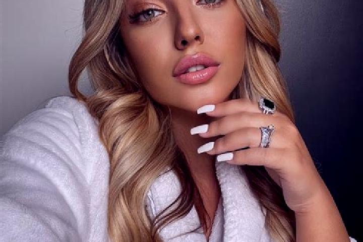 Violet, 24, a blonde amber-eyed latina companion based in Barton. Offering Roleplay, Duos, Couples, Overnight, BDSM. Available for incall and outcall, day an...