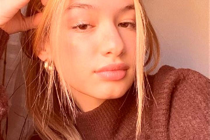 Violet, 24, a blonde brown-eyed ebony companion based in Galgau Almasului. Offering 69, Travel Companion, Dinner Date. Available for incall and outcall, over...