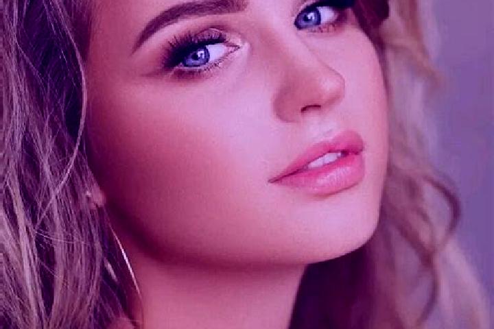 Violet, 24, a dark blonde blue-eyed caribbean companion based in Rennerdale. Offering Domination, Travel Companion, BDSM. Available for incall and outcall, o...