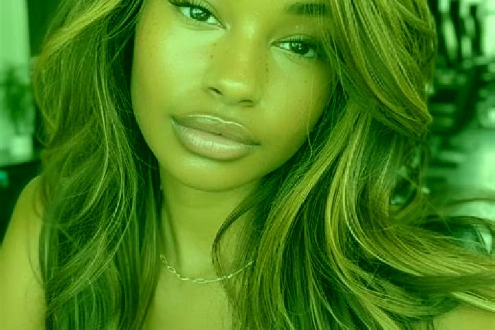 Violet, 24, a dark blonde dark-eyed mixed companion based in Sistranda. Offering Dinner Date, A-Level, OWO. Available for incall and outcall, overnight booki...