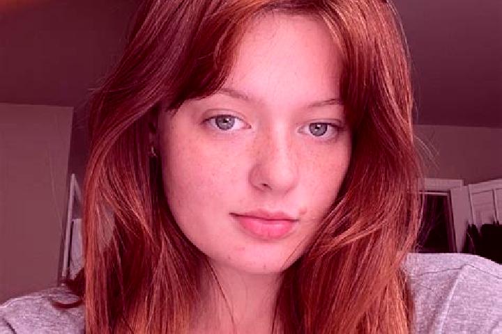 Violet, 24, a red dark-eyed mediterranean companion based in Hunts Point. Offering Striptease, CIM, Deep French Kissing. Available for incall and outcall, da...