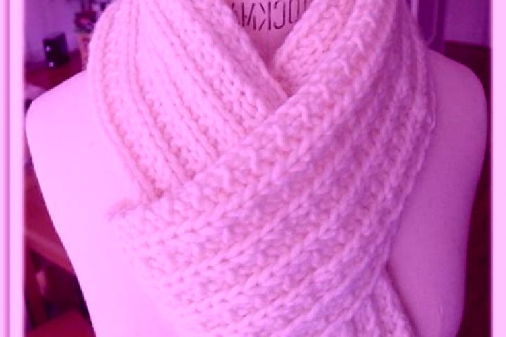 Violet, 24 — Escort in Tricot, France