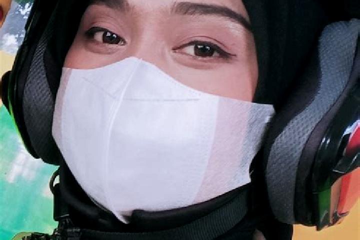 Violet, 24 — Escort in Umbulsari, Indonesia