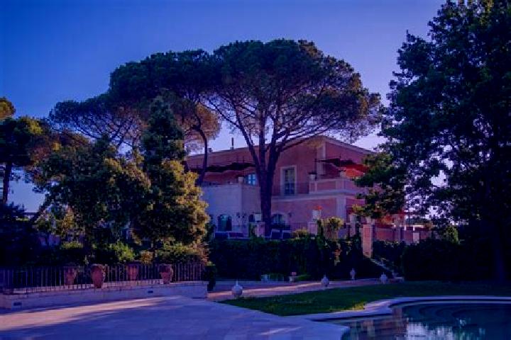 Violet, 24 — Escort in Villa San Martino, Italy