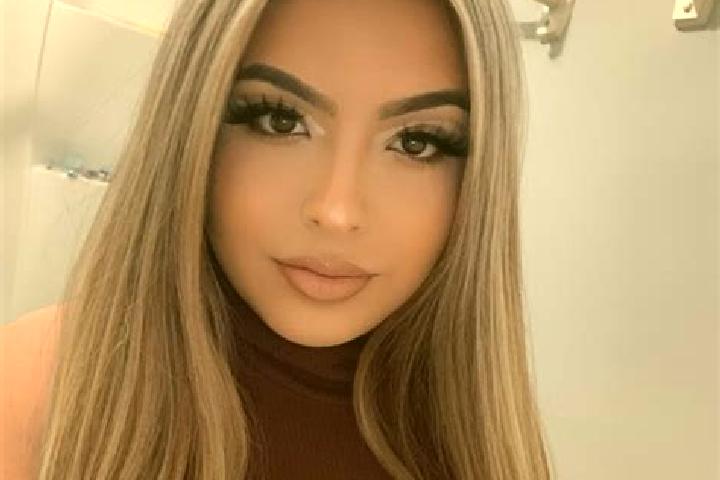 Violet, 25, a blonde grey-eyed latina companion based in Zebenin. Offering GFE, Couples, BDSM. Available for incall and outcall, overnight bookings available.