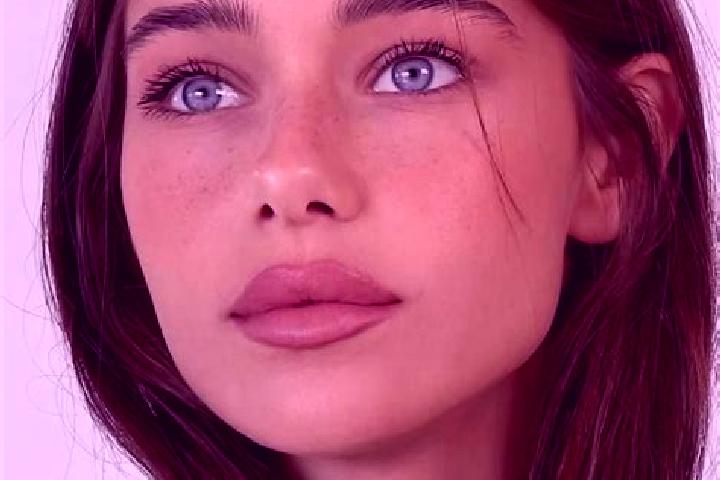 Violet, 25, a brunette grey-eyed mixed companion based in Sarilhos Pequenos. Offering Couples, Massage, Duos. Available for incall and outcall, overnight boo...