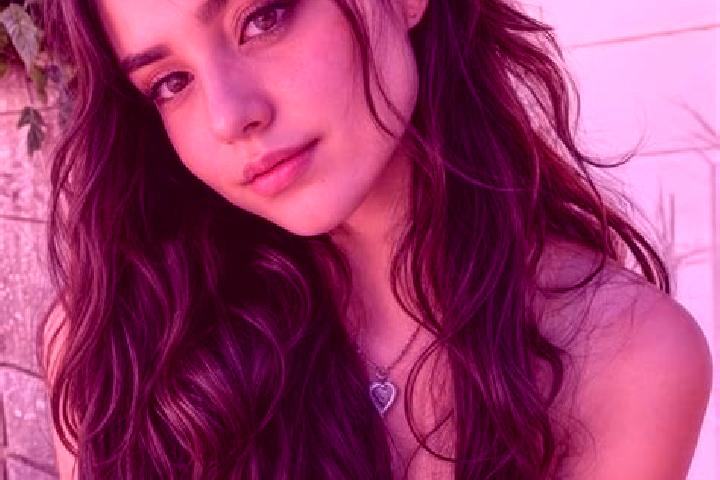 Violet, 25, a dark blonde hazel-eyed latina companion based in Mauleon-Licharre. Offering Deep French Kissing, OWO, Tantra, Travel Companion. Available for i...