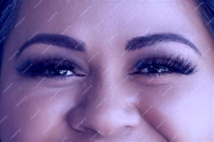 Violet, 25, a red green-eyed latina companion based in Krosnice. Offering Duos, Travel Companion, GFE. Available for incall and outcall, day and evening dates.