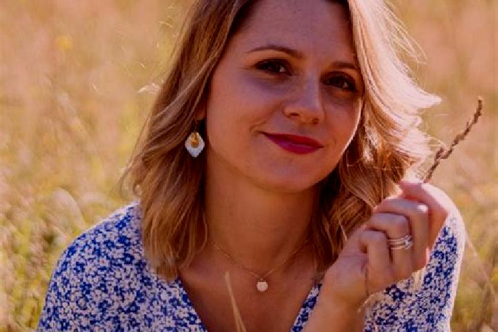 Violet, 25 — Escort in Arzano, France