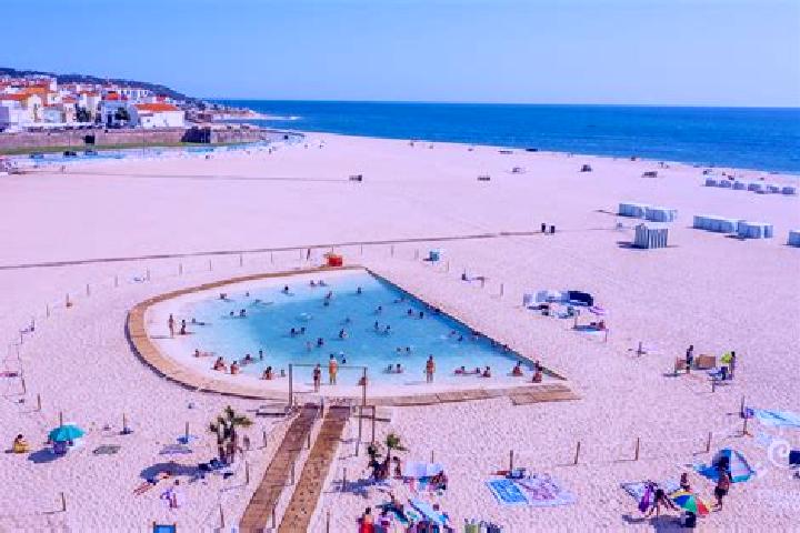 Violet, 25 — Escort in Buarcos, Portugal