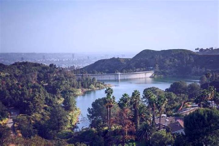Violet, 25 — Escort in Lake Los Angeles, United States