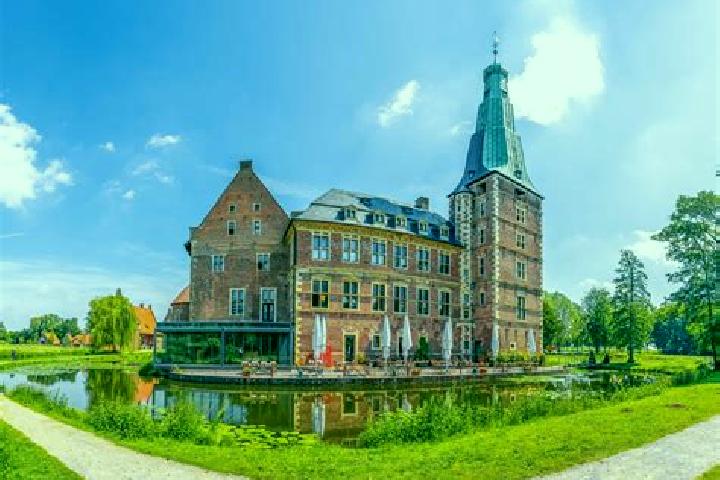 Violet, 25 — Escort in Lembruch, Germany
