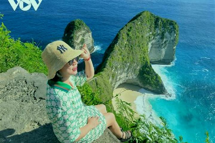 Violet, 25 — Escort in Lung Khung, Cambodia