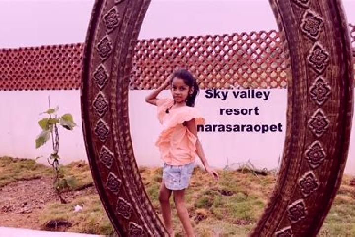 Violet, 25 — Escort in Narasaraopet, India