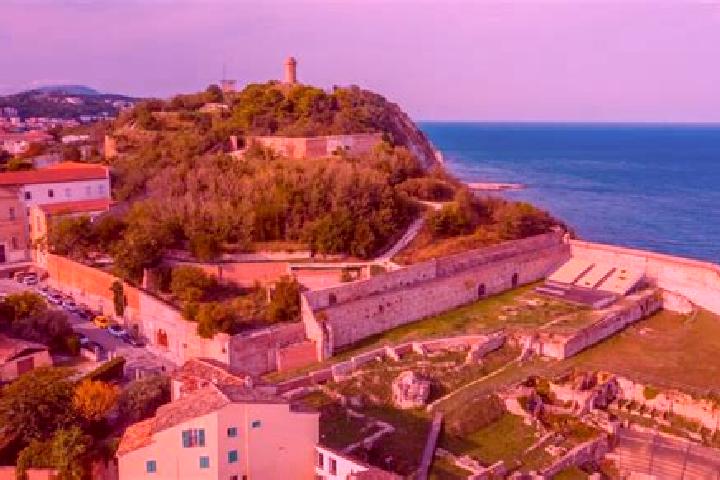 Violet, 25 — Escort in Sant Elpidio a Mare, Italy