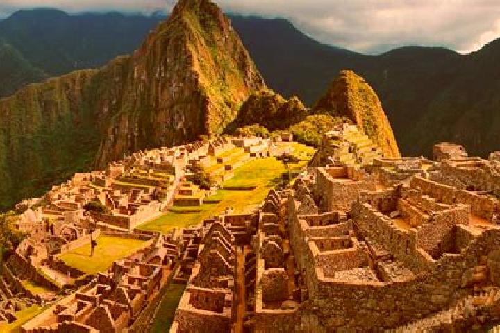 Violet, 25 — Escort in Shucushuyacu, Peru