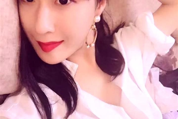 Violet, 25 — Escort in Tongchuan, China