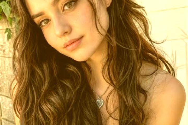 Violet, 26, a auburn hazel-eyed middle eastern companion based in Haiyangsuo. Offering GFE, Dinner Date, Overnight, Roleplay. Available for incall and outcal...