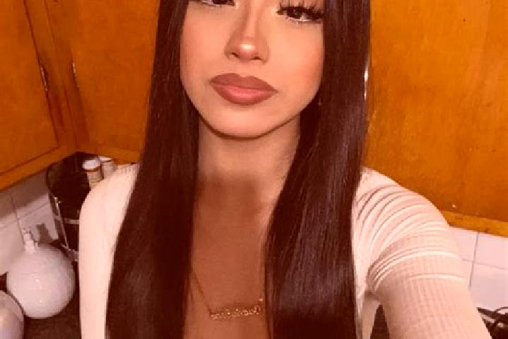 Violet, 26, a black dark-eyed latina companion based in Chabenet. Offering Roleplay, Party Girl, Girlfriend Experience, Deep French Kissing, Duos. Available ...