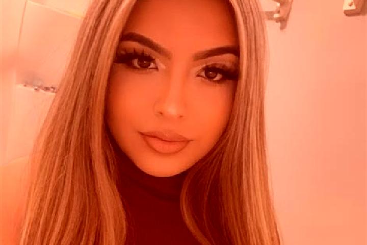 Violet, 26, a blonde brown-eyed latina companion based in Loma de la Esperanza. Offering Striptease, BDSM, 69, Erotic Massage. Available for incall and outca...
