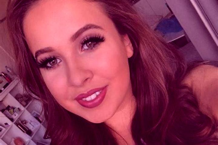 Violet, 26, a chestnut green-eyed mixed companion based in Ballinamallard. Offering Overnight, Striptease, Party Girl, A-Level. Available for incall and outc...
