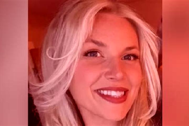Violet, 26 — Escort in Rhigos, United Kingdom