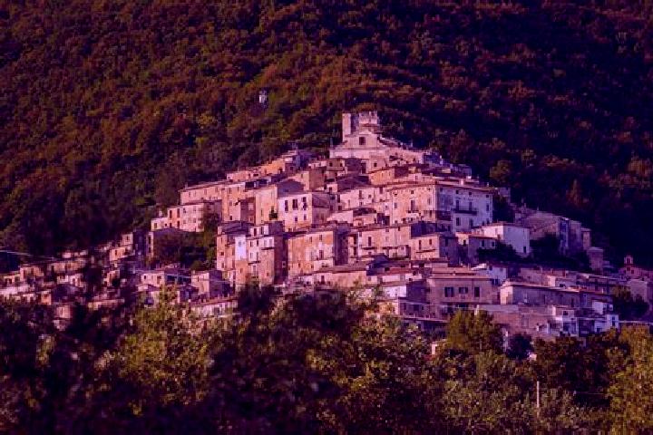 Violet, 26 — Escort in San Donato Val di Comino, Italy