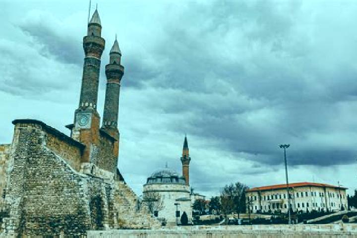 Violet, 26 — Escort in Sarkisla, Turkey