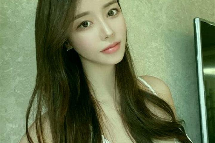 Violet, 26 — Escort in Zhelou, China