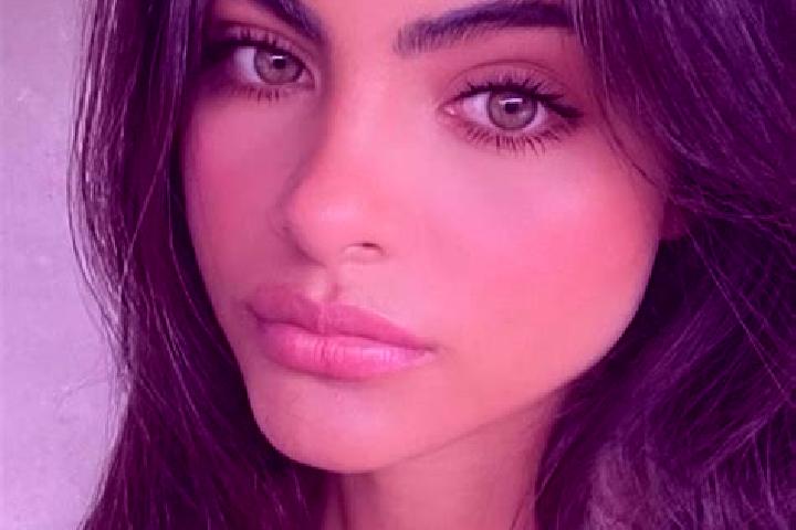 Violet, 27, a brunette dark-eyed caribbean companion based in Gebenstorf. Offering Deep French Kissing, Party Girl, Couples. Available for incall and outcall...