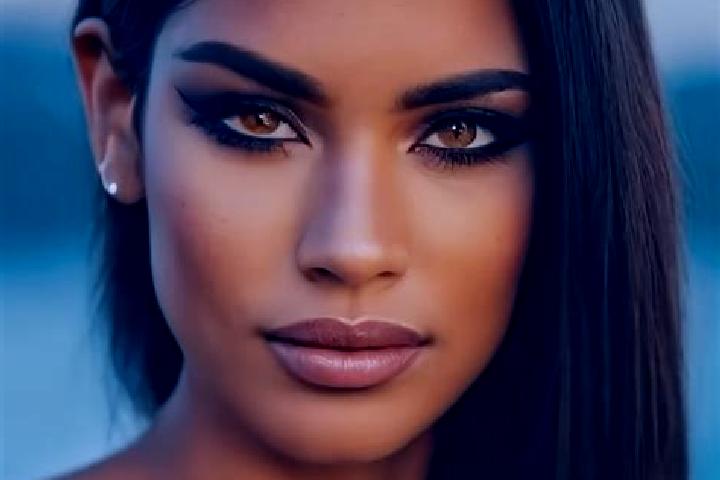 Violet, 27, a red green-eyed latina companion based in Grignano Polesine. Offering Travel Companion, Duos, Couples, Domination. Available for incall and outc...