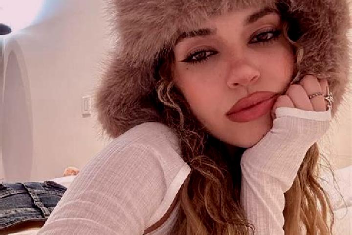 Violet, 27, a red hazel-eyed latina companion based in Bras-Panon. Offering Party Girl, Duos, OWO, Dinner Date. Available for incall and outcall, day and eve...