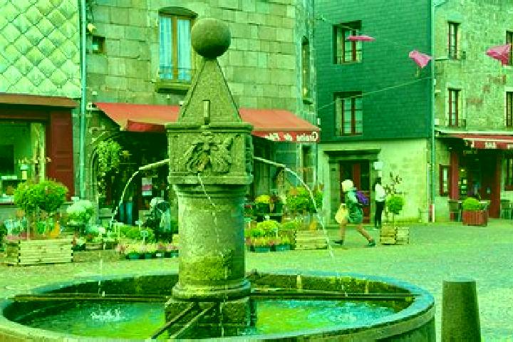 Violet, 27 — Escort in Besse-et-Saint-Anastaise, France