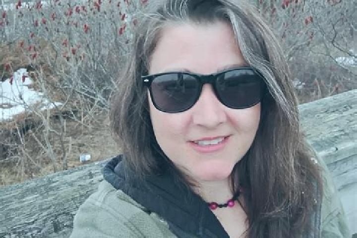 Violet, 27 — Escort in Cache Bay, Canada