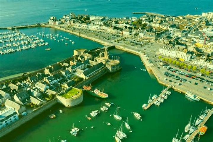 Violet, 27 — Escort in Concarneau, France